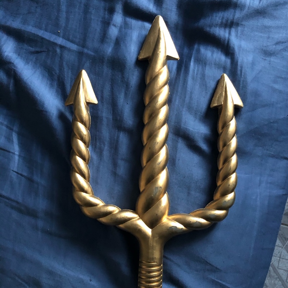 Gold Trident